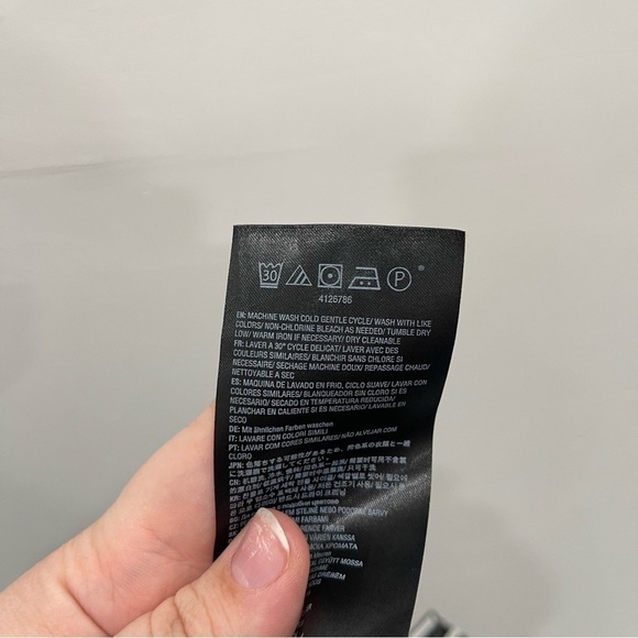 Volcom Frochickie Stripe Mini Skirt Zipper Front Black White Size Medium - Picture 11 of 12